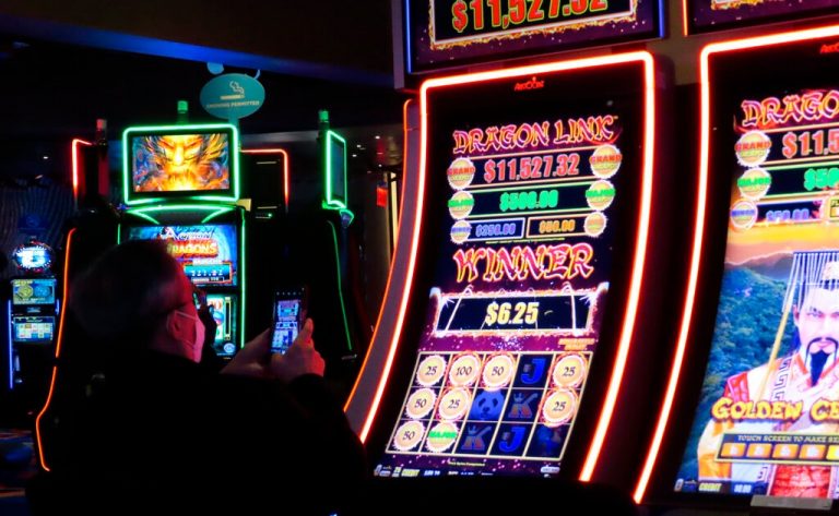 What inflation? US casinos have best month ever, winning $5.3bn | Business and Economy News